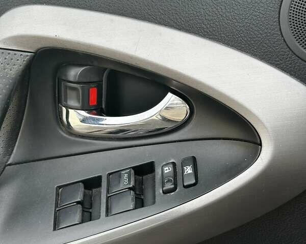 Черный Тойота РАВ 4, объемом двигателя 2 л и пробегом 564 тыс. км за 7800 $, фото 20 на Automoto.ua