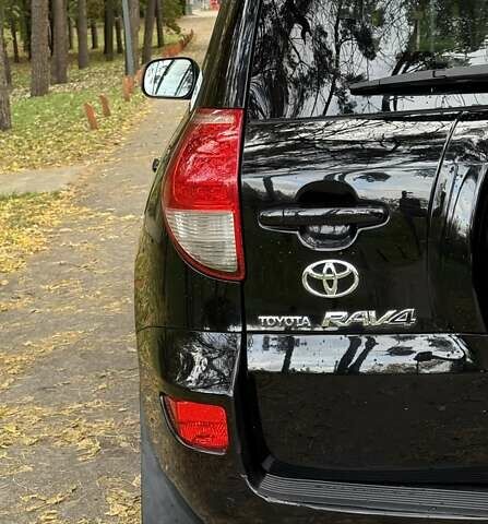 Тойота РАВ 4 2007 в Киеве на Automoto.ua Черный Тойота РАВ 4, объемом двигателя 2 л и пробегом 183 тыс. км за 10750 $, фото 12 на Automoto.ua