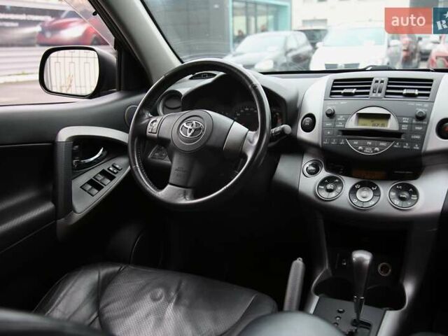 Черный Тойота РАВ 4, объемом двигателя 2.4 л и пробегом 138 тыс. км за 12500 $, фото 10 на Automoto.ua