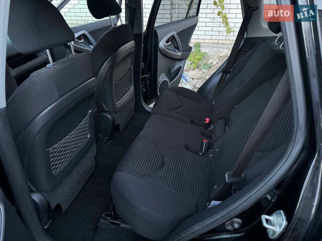 Черный Тойота РАВ 4, объемом двигателя 2 л и пробегом 151 тыс. км за 9800 $, фото 9 на Automoto.ua