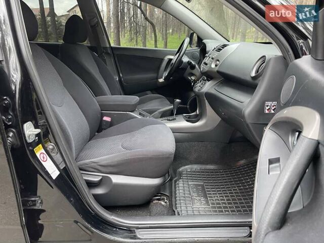 Черный Тойота РАВ 4, объемом двигателя 2 л и пробегом 176 тыс. км за 10450 $, фото 20 на Automoto.ua