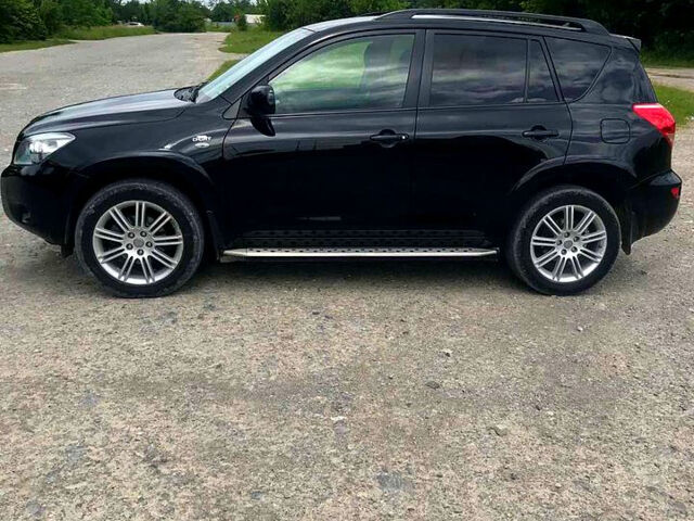 Черный Тойота РАВ 4, объемом двигателя 2.2 л и пробегом 235 тыс. км за 9500 $, фото 1 на Automoto.ua