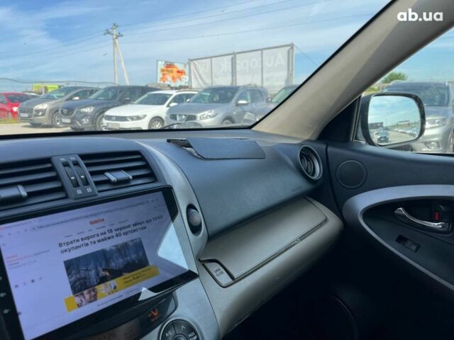 Черный Тойота РАВ 4, объемом двигателя 2 л и пробегом 278 тыс. км за 8990 $, фото 31 на Automoto.ua