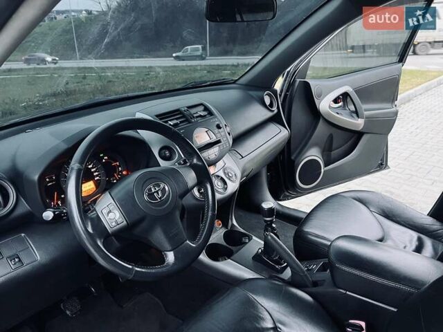 Черный Тойота РАВ 4, объемом двигателя 2.2 л и пробегом 219 тыс. км за 7999 $, фото 22 на Automoto.ua