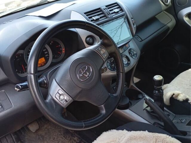 Чорний Тойота РАВ 4, об'ємом двигуна 2.2 л та пробігом 290 тис. км за 8500 $, фото 5 на Automoto.ua