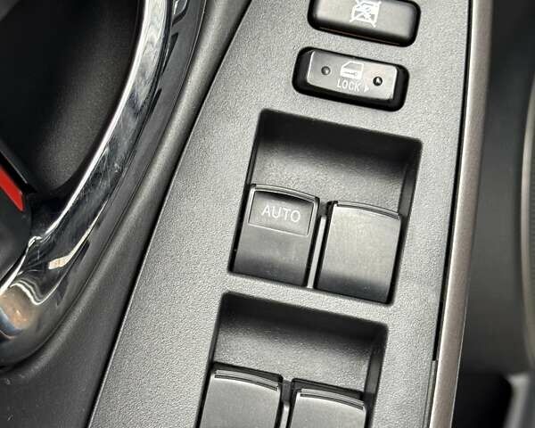 Чорний Тойота РАВ 4, об'ємом двигуна 2 л та пробігом 177 тис. км за 10999 $, фото 52 на Automoto.ua