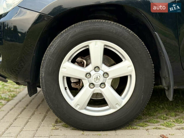 Черный Тойота РАВ 4, объемом двигателя 2 л и пробегом 87 тыс. км за 12800 $, фото 14 на Automoto.ua