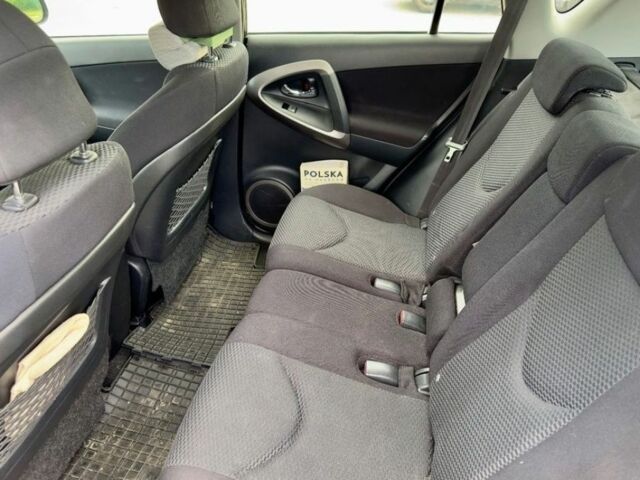 Чорний Тойота РАВ 4, об'ємом двигуна 2.2 л та пробігом 234 тис. км за 3100 $, фото 8 на Automoto.ua