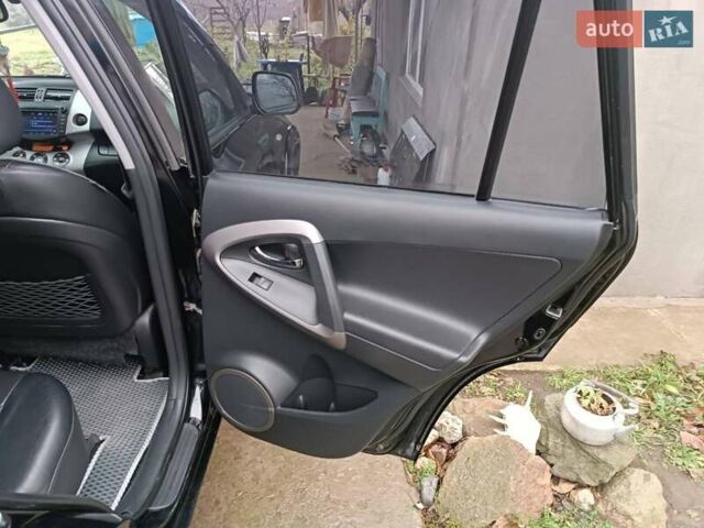 Чорний Тойота РАВ 4, об'ємом двигуна 2.36 л та пробігом 195 тис. км за 9500 $, фото 5 на Automoto.ua