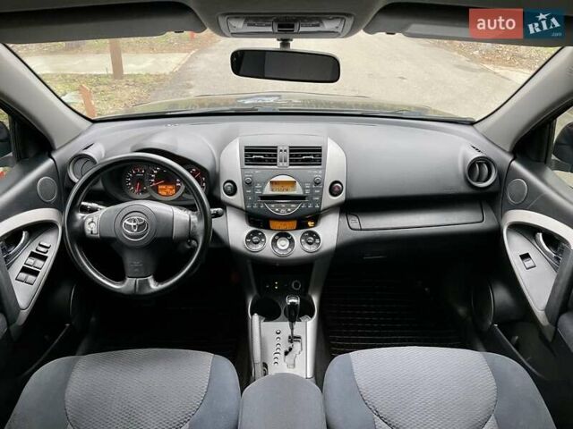 Черный Тойота РАВ 4, объемом двигателя 2 л и пробегом 176 тыс. км за 10450 $, фото 25 на Automoto.ua