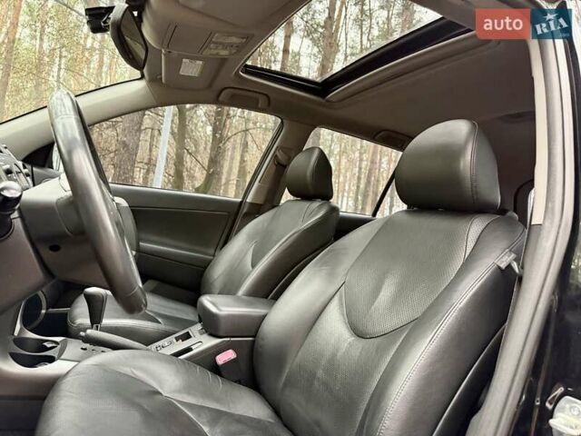 Чорний Тойота РАВ 4, об'ємом двигуна 2 л та пробігом 177 тис. км за 10999 $, фото 18 на Automoto.ua