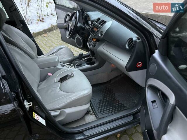 Черный Тойота РАВ 4, объемом двигателя 2.36 л и пробегом 268 тыс. км за 7400 $, фото 43 на Automoto.ua