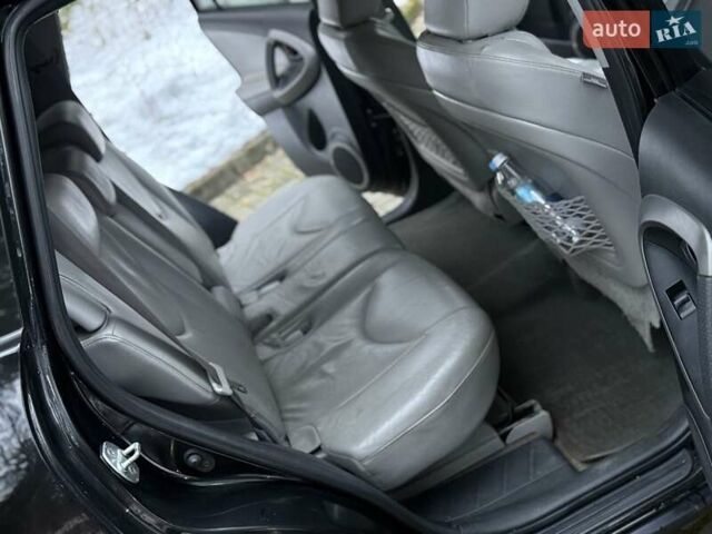 Черный Тойота РАВ 4, объемом двигателя 2.36 л и пробегом 267 тыс. км за 7777 $, фото 56 на Automoto.ua