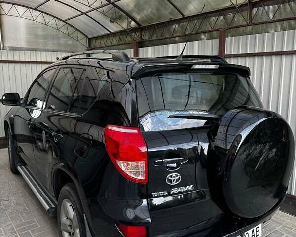 Черный Тойота РАВ 4, объемом двигателя 2 л и пробегом 178 тыс. км за 11999 $, фото 4 на Automoto.ua