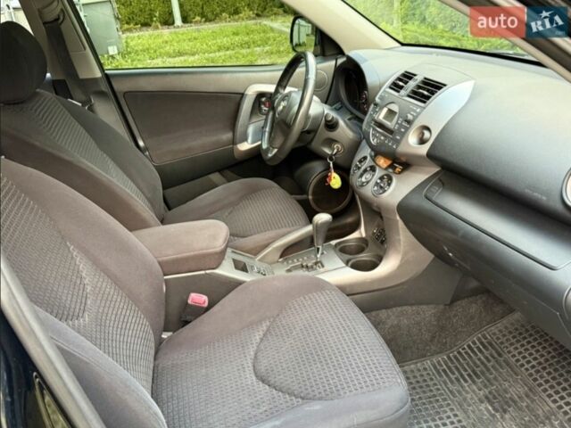 Черный Тойота РАВ 4, объемом двигателя 2 л и пробегом 87 тыс. км за 301 $, фото 5 на Automoto.ua