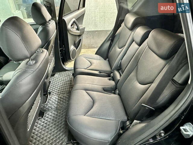 Чорний Тойота РАВ 4, об'ємом двигуна 2 л та пробігом 225 тис. км за 11650 $, фото 14 на Automoto.ua