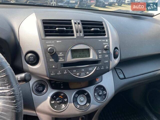 Чорний Тойота РАВ 4, об'ємом двигуна 2.23 л та пробігом 178 тис. км за 9200 $, фото 14 на Automoto.ua