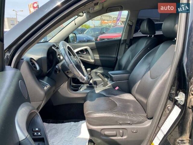 Чорний Тойота РАВ 4, об'ємом двигуна 2.23 л та пробігом 178 тис. км за 9200 $, фото 16 на Automoto.ua