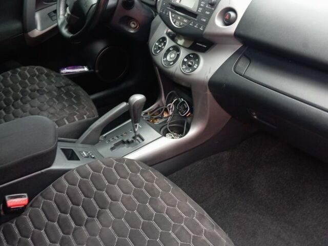 Черный Тойота РАВ 4, объемом двигателя 2 л и пробегом 225 тыс. км за 9000 $, фото 6 на Automoto.ua