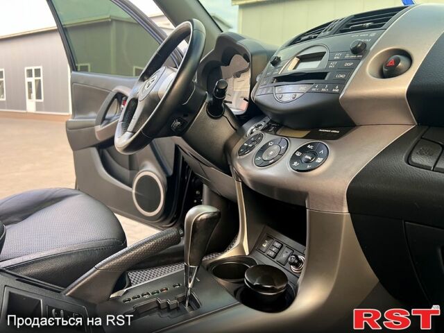 Черный Тойота РАВ 4, объемом двигателя 2 л и пробегом 275 тыс. км за 10800 $, фото 7 на Automoto.ua