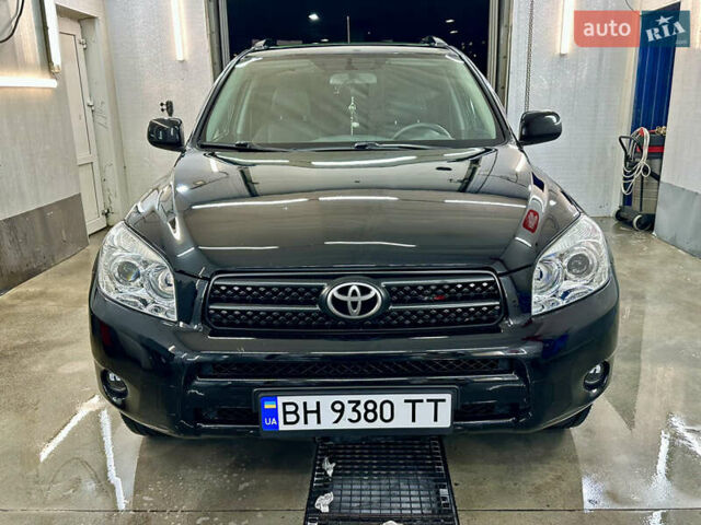 Чорний Тойота РАВ 4, об'ємом двигуна 2 л та пробігом 225 тис. км за 11650 $, фото 1 на Automoto.ua
