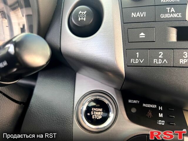 Черный Тойота РАВ 4, объемом двигателя 2 л и пробегом 275 тыс. км за 10800 $, фото 4 на Automoto.ua