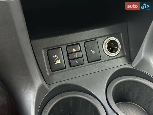 Черный Тойота РАВ 4, объемом двигателя 2 л и пробегом 253 тыс. км за 9500 $, фото 25 на Automoto.ua