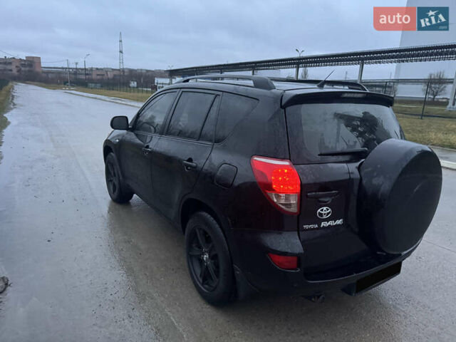 Чорний Тойота РАВ 4, об'ємом двигуна 2 л та пробігом 270 тис. км за 8500 $, фото 5 на Automoto.ua