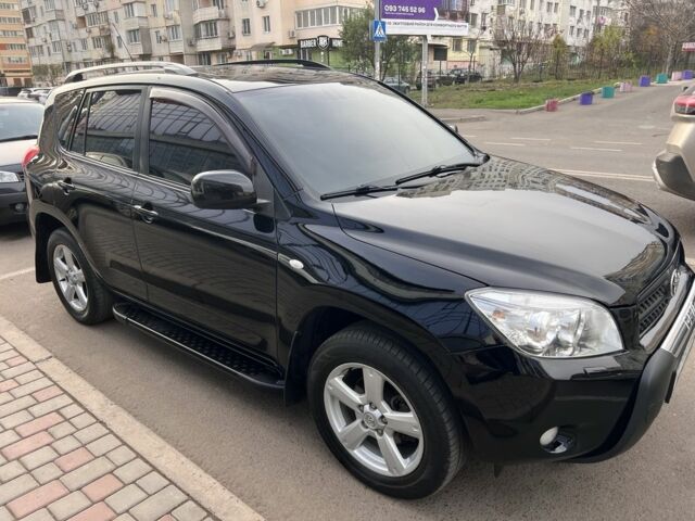 Черный Тойота РАВ 4, объемом двигателя 2 л и пробегом 270 тыс. км за 9500 $, фото 3 на Automoto.ua