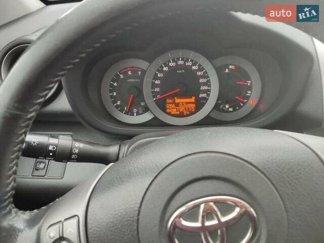 Черный Тойота РАВ 4, объемом двигателя 2.23 л и пробегом 205 тыс. км за 9700 $, фото 4 на Automoto.ua