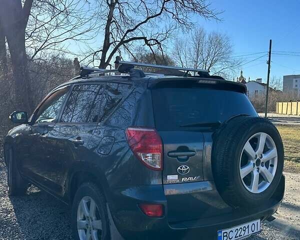Черный Тойота РАВ 4, объемом двигателя 2 л и пробегом 248 тыс. км за 9799 $, фото 1 на Automoto.ua