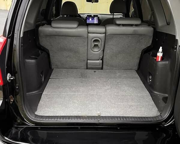 Черный Тойота РАВ 4, объемом двигателя 2.4 л и пробегом 268 тыс. км за 10500 $, фото 17 на Automoto.ua