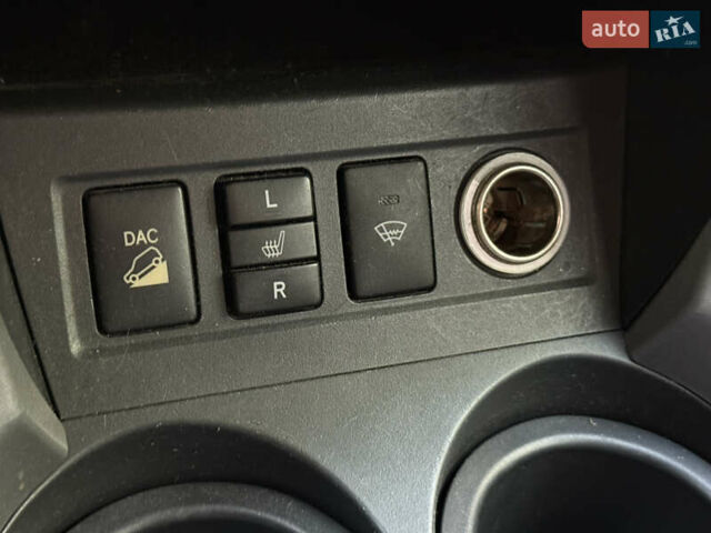 Черный Тойота РАВ 4, объемом двигателя 2 л и пробегом 87 тыс. км за 12800 $, фото 36 на Automoto.ua