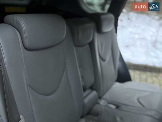 Черный Тойота РАВ 4, объемом двигателя 2.36 л и пробегом 267 тыс. км за 7777 $, фото 58 на Automoto.ua