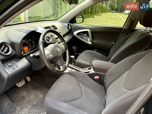 Черный Тойота РАВ 4, объемом двигателя 2 л и пробегом 87 тыс. км за 12800 $, фото 11 на Automoto.ua