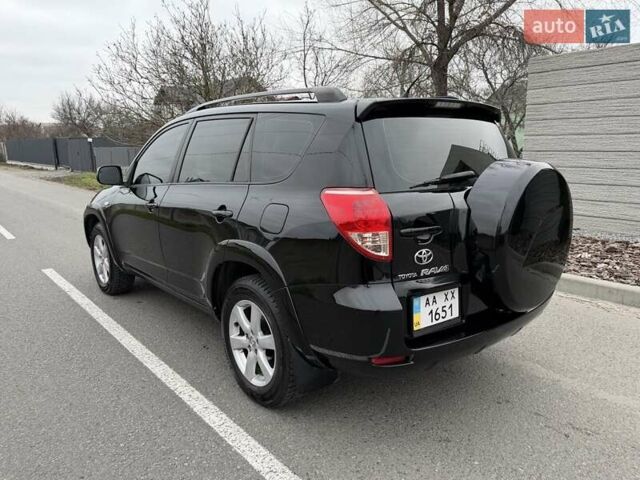 Черный Тойота РАВ 4, объемом двигателя 2.4 л и пробегом 173 тыс. км за 10500 $, фото 6 на Automoto.ua