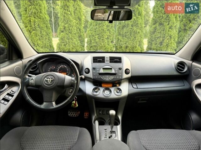 Черный Тойота РАВ 4, объемом двигателя 2 л и пробегом 87 тыс. км за 301 $, фото 7 на Automoto.ua