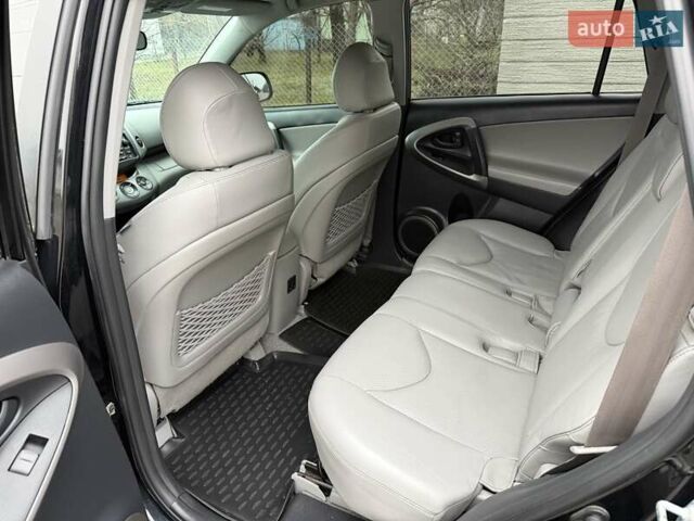 Черный Тойота РАВ 4, объемом двигателя 2.4 л и пробегом 173 тыс. км за 10500 $, фото 14 на Automoto.ua