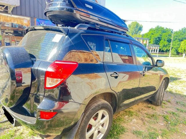 Черный Тойота РАВ 4, объемом двигателя 2 л и пробегом 150 тыс. км за 10500 $, фото 2 на Automoto.ua