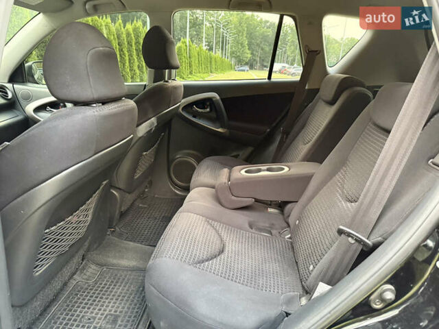 Черный Тойота РАВ 4, объемом двигателя 2 л и пробегом 87 тыс. км за 12800 $, фото 10 на Automoto.ua