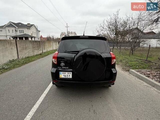 Черный Тойота РАВ 4, объемом двигателя 2.4 л и пробегом 173 тыс. км за 10500 $, фото 5 на Automoto.ua