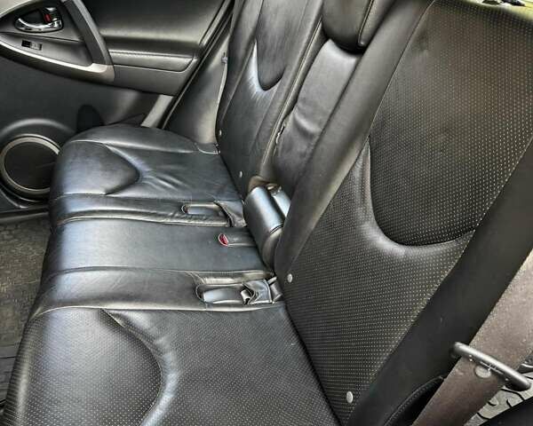 Черный Тойота РАВ 4, объемом двигателя 2 л и пробегом 178 тыс. км за 11999 $, фото 10 на Automoto.ua