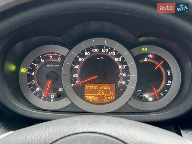 Черный Тойота РАВ 4, объемом двигателя 2 л и пробегом 176 тыс. км за 10750 $, фото 31 на Automoto.ua