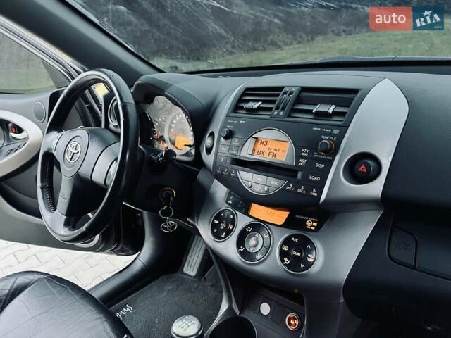 Черный Тойота РАВ 4, объемом двигателя 2.2 л и пробегом 219 тыс. км за 7999 $, фото 27 на Automoto.ua