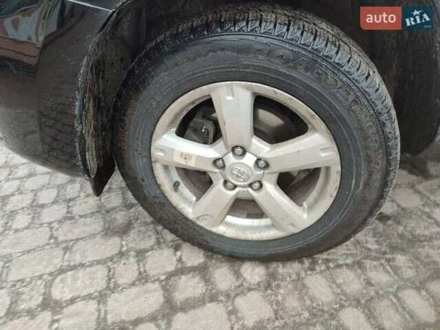 Черный Тойота РАВ 4, объемом двигателя 2.23 л и пробегом 205 тыс. км за 9700 $, фото 1 на Automoto.ua