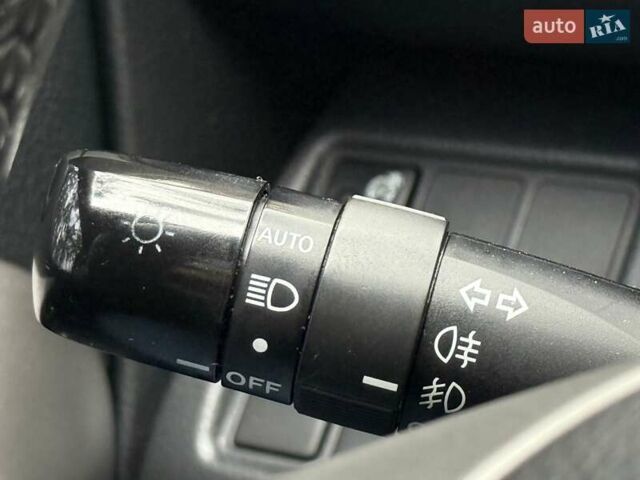 Чорний Тойота РАВ 4, об'ємом двигуна 2 л та пробігом 177 тис. км за 10999 $, фото 47 на Automoto.ua