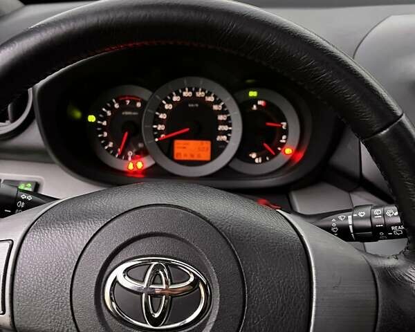 Черный Тойота РАВ 4, объемом двигателя 2.4 л и пробегом 268 тыс. км за 10500 $, фото 15 на Automoto.ua