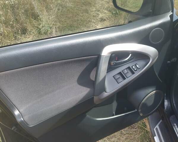Тойота РАВ 4 2008 в Белой Церкве на Automoto.ua Черный Тойота РАВ 4, объемом двигателя 2 л и пробегом 133 тыс. км за 9800 $, фото 9 на Automoto.ua