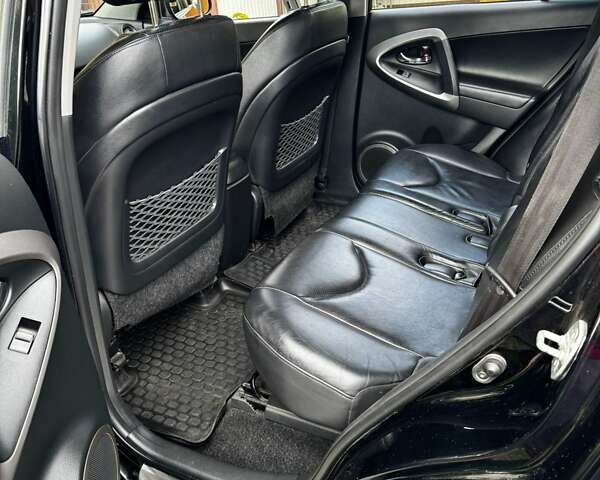 Черный Тойота РАВ 4, объемом двигателя 2 л и пробегом 178 тыс. км за 11999 $, фото 8 на Automoto.ua