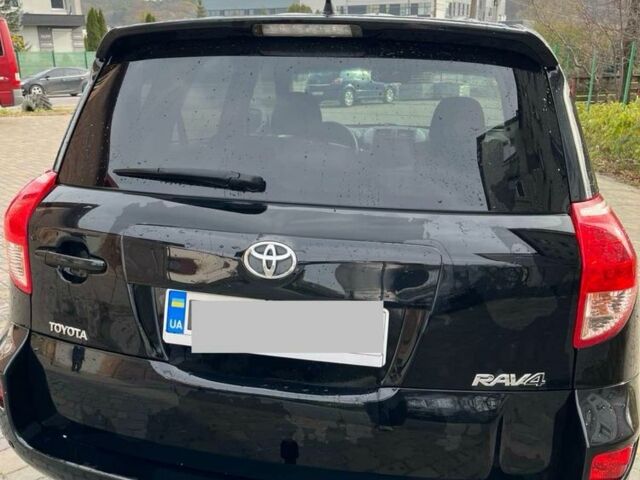 Чорний Тойота РАВ 4, об'ємом двигуна 2.2 л та пробігом 280 тис. км за 8500 $, фото 1 на Automoto.ua